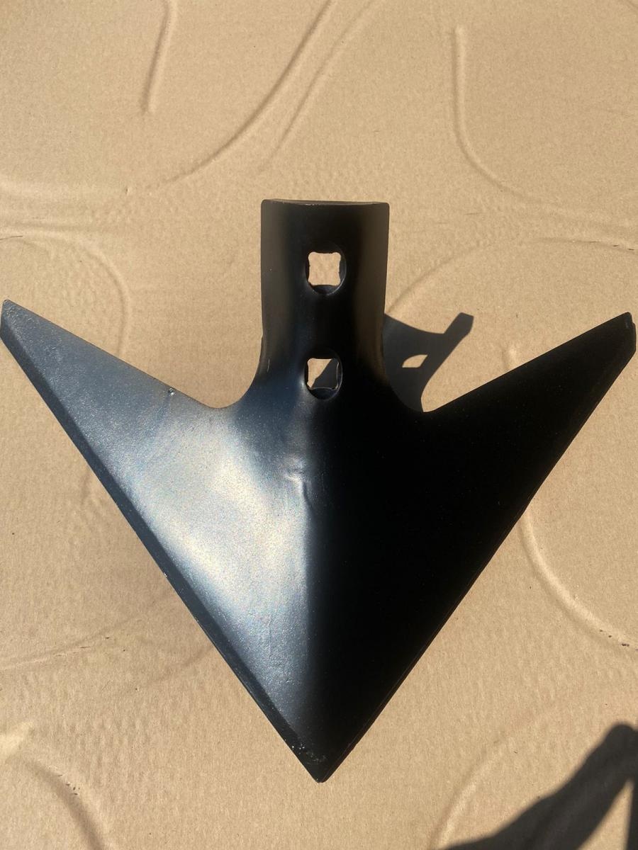 Лапа 330*6 мм (2 отверстия) под стойку ЕВРО КШУ-12/КПС-4/КНК Bellota — Bellota