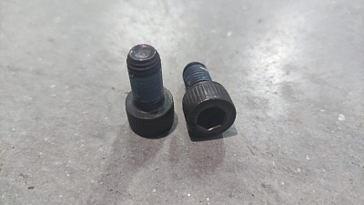 Болт крепления головки привода ножа Шумахер М10х20 — Шумахер. Запасные части к режущим системам